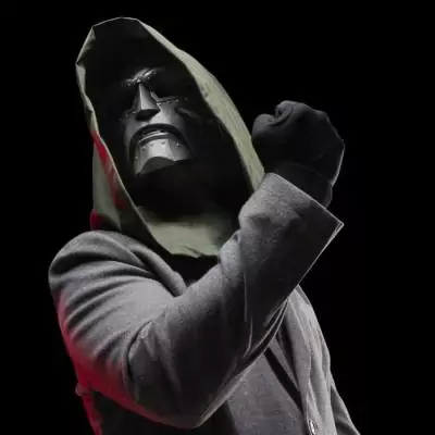 Casque premium Doctor Doom adulte - Marvel Legends Series