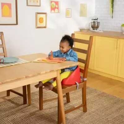 Rehausseur de chaise bébé évolutif Disney Cars - Pratique et sécurisé Rehausseur de chaise bébé évolutif Disney Cars - Pratique et sécurisé