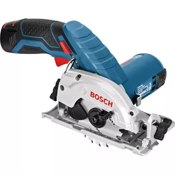 Scie circulaire Bosch Professional GKS 12V-26 - Compacte et maniable pour le travail du bois
