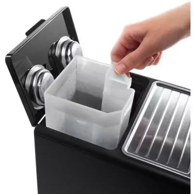 Machine à expresso élégante - DELONGHI Stilosa EC230.BK