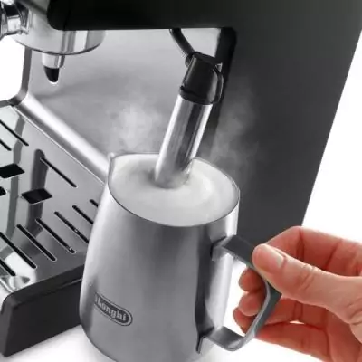Machine à expresso élégante - DELONGHI Stilosa EC230.BK