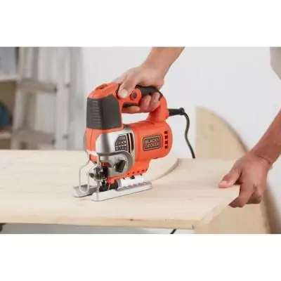 Scie sauteuse filaire BLACK + DECKER BES610K - 650W - 3100 trs/min - Fonction pendulaire réglable