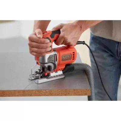 Scie sauteuse filaire BLACK + DECKER BES610K - 650W - 3100 trs/min - Fonction pendulaire réglable