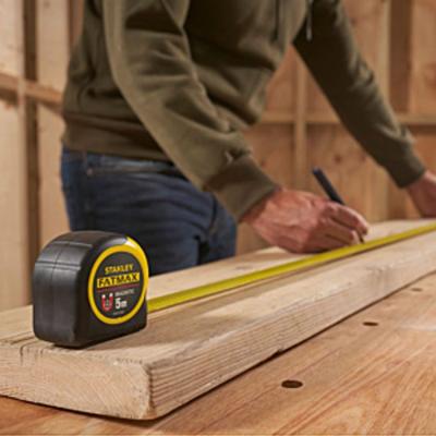 Ruban a crochet magnétique - STANLEY - 5m x 32mm - Revetement Mylar - Anti-abrasion - Largeur 32mm