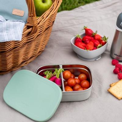 BEABA, Boîte repas enfant en inox, couvercle en silicone et housse de protection, Gris velours et vert sauge